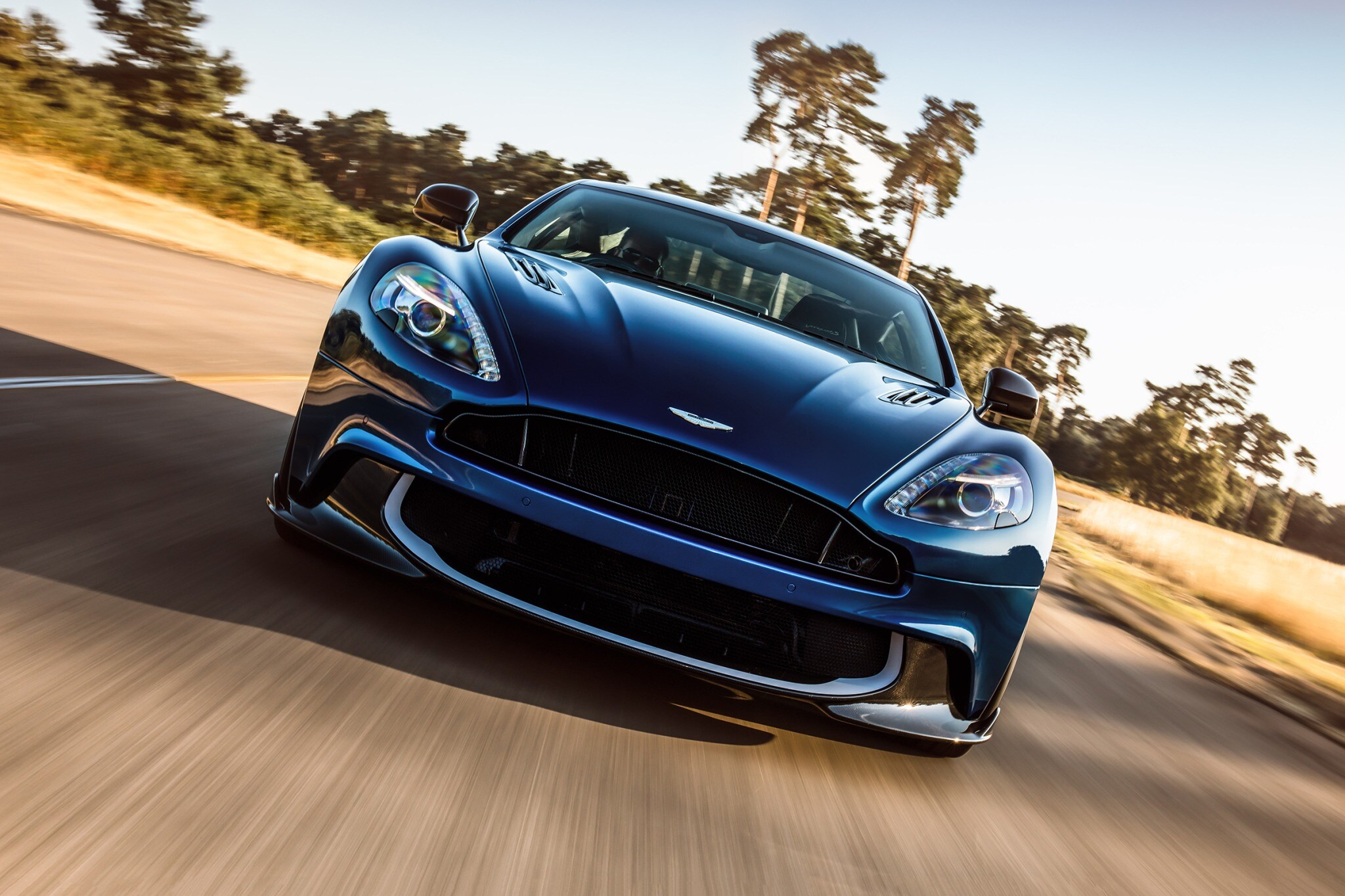 2018 aston martin vanquish s coupe base f oem 1 2048
