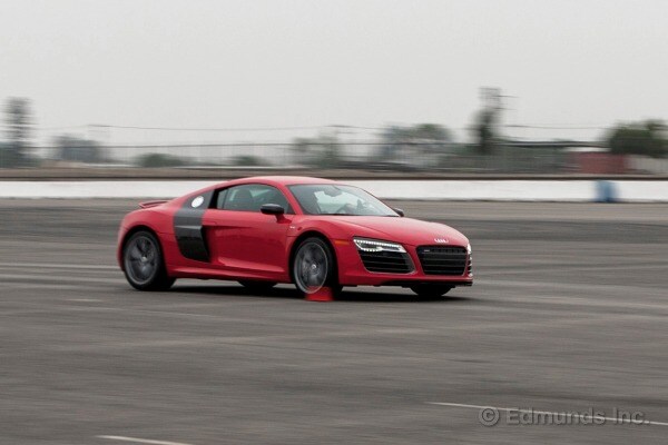 2014 Audi R8 V10 Plus - Action Front 3/4
