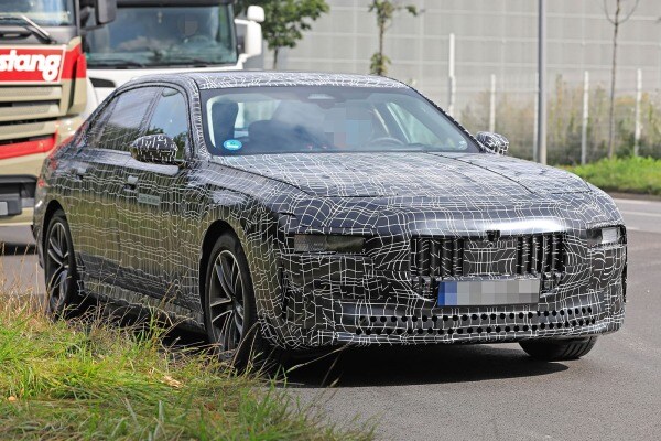 BMW i7 - Front 3/4