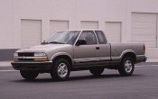 2000 Chevrolet S-10 2 Dr LS 4WD Extended Cab SB