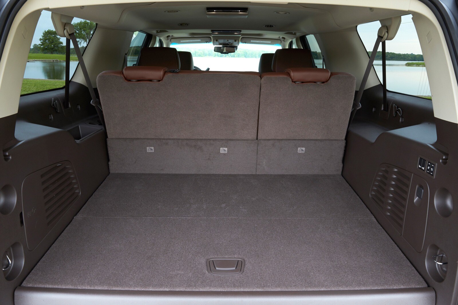 2015 Chevrolet Suburban LTZ 4dr SUV Cargo Area