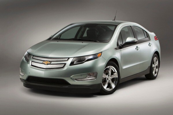2013 Chevrolet Volt - Front 3/4