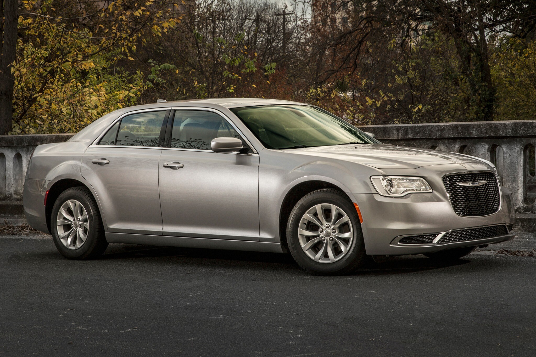 2016 chrysler 300 sedan limited fq oem 1 2048