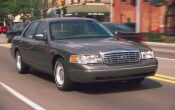 2001 Ford Crown Victoria 4dr Sedan LX