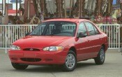 2000 Ford Escort 4dr Sedan 