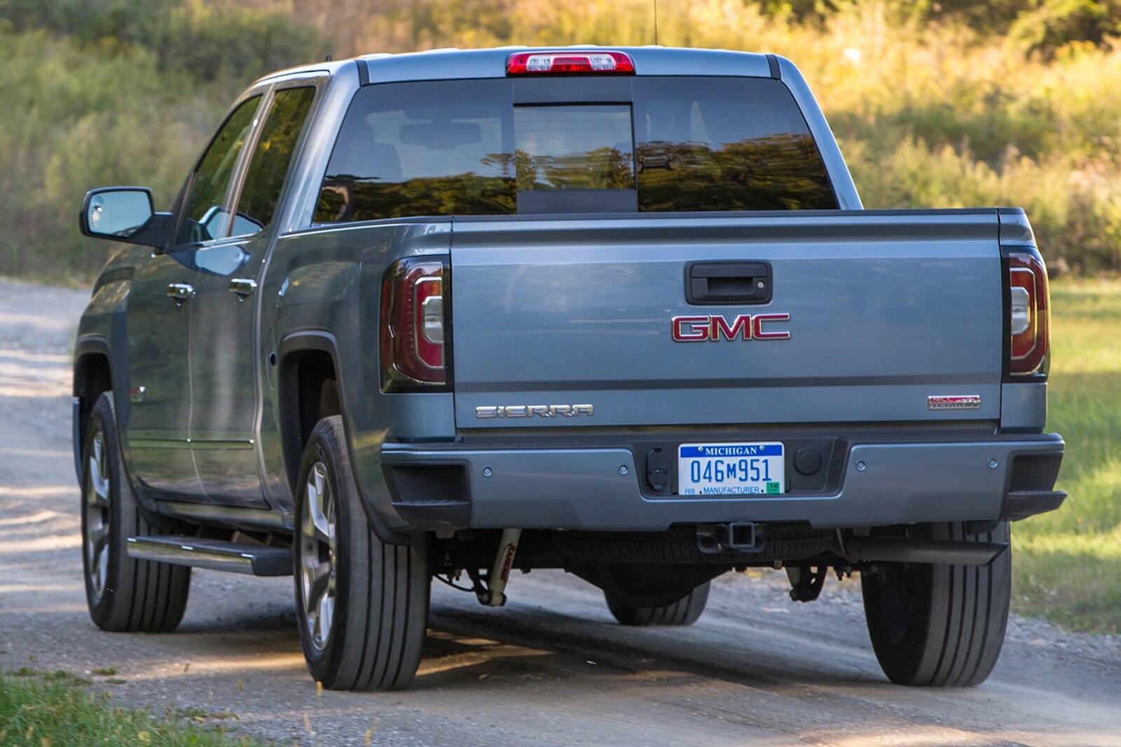 2016 GMC Sierra 1500 SLT Crew Cab Pickup Exterior. Options Shown.