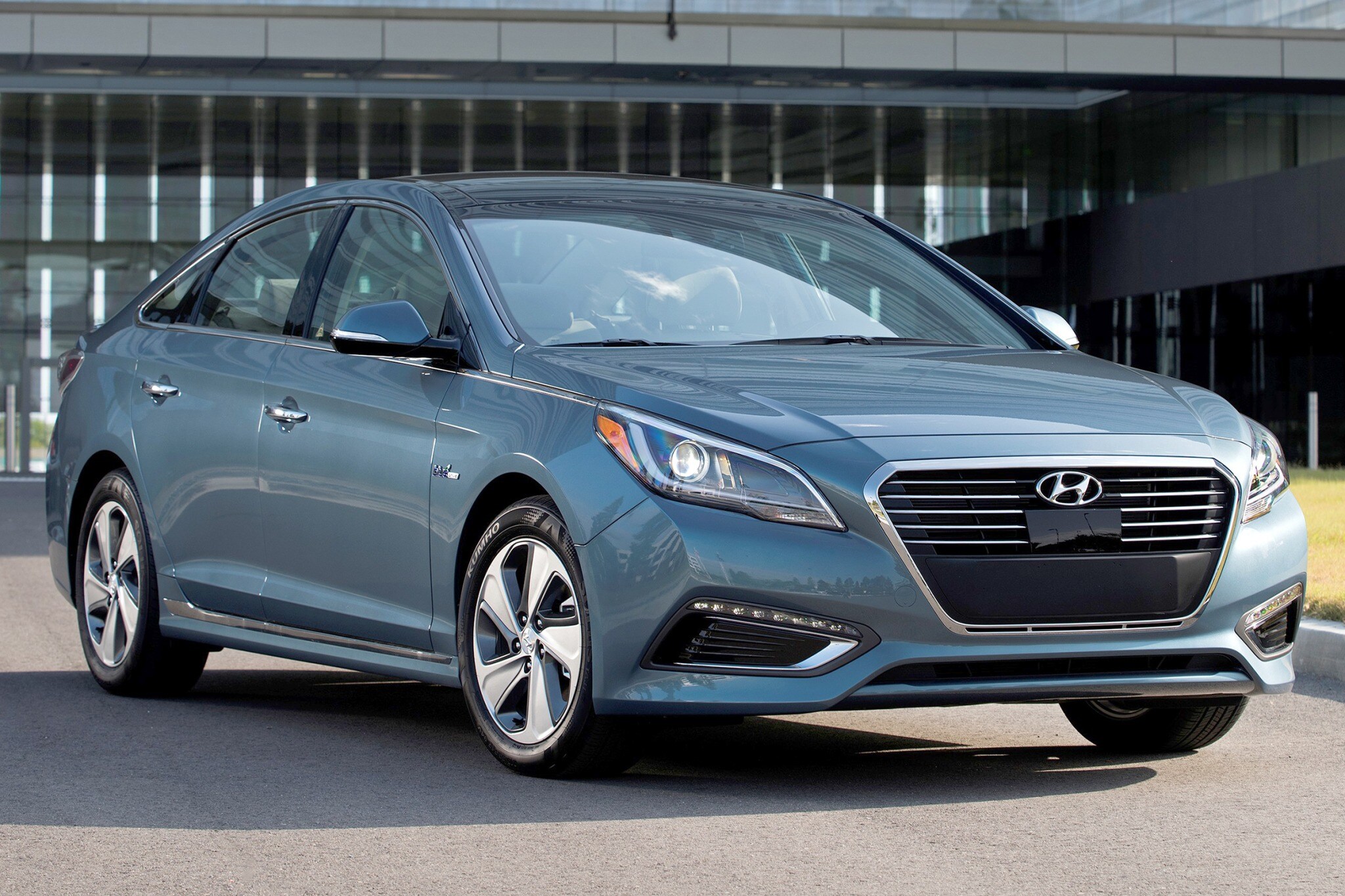 2016 hyundai sonata plug in hybrid sedan limited fq oem 1 2048
