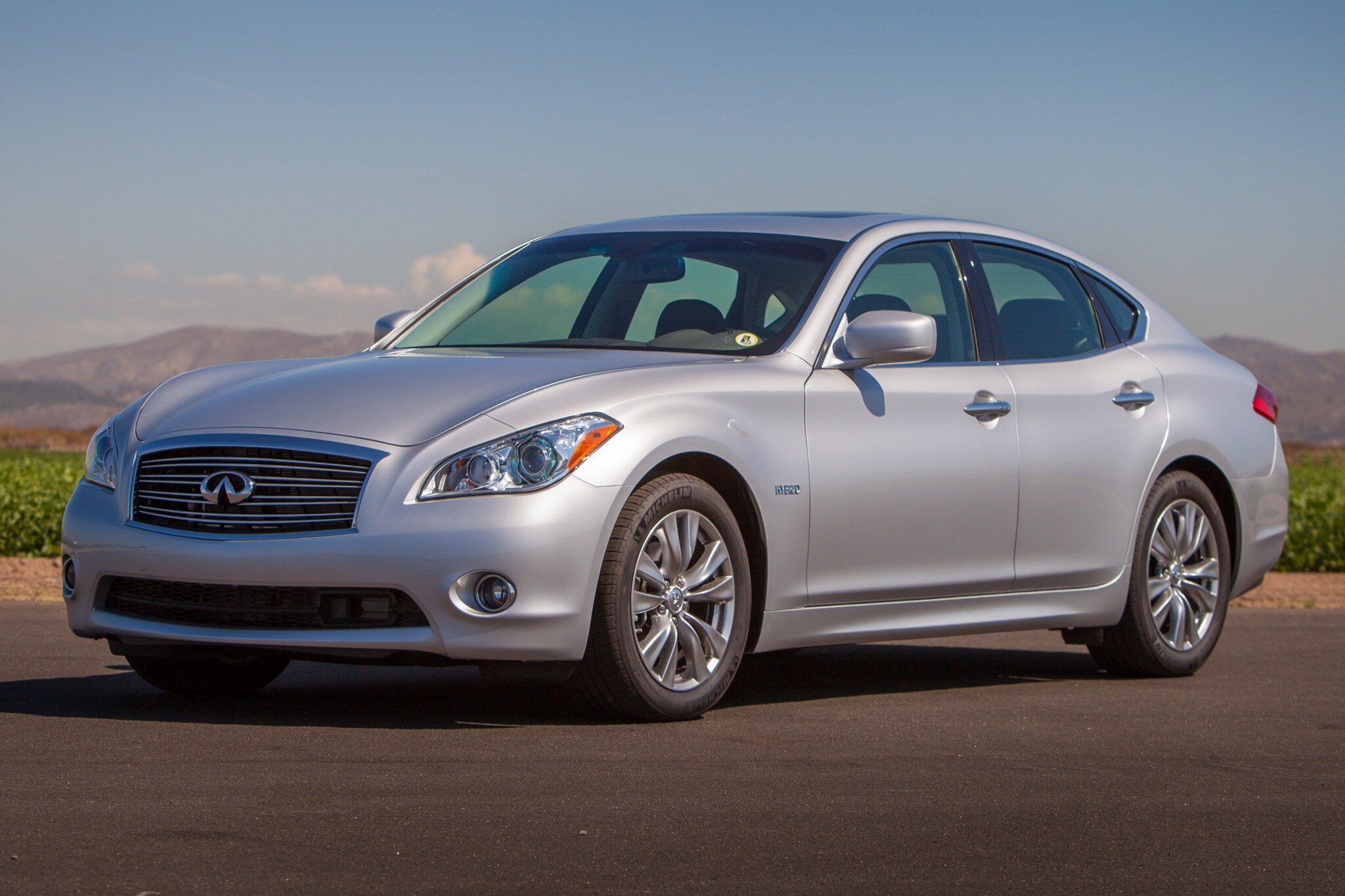 2014 infiniti q70 sedan hybrid fq oem 1 2048