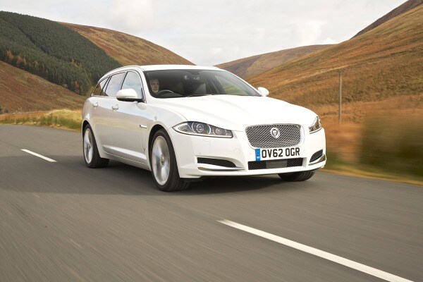 2013 Jaguar XF Sportbrake - Action Front 3/4 - 6