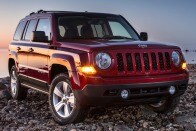 2014 Jeep Patriot Latitude 4dr SUV Exterior