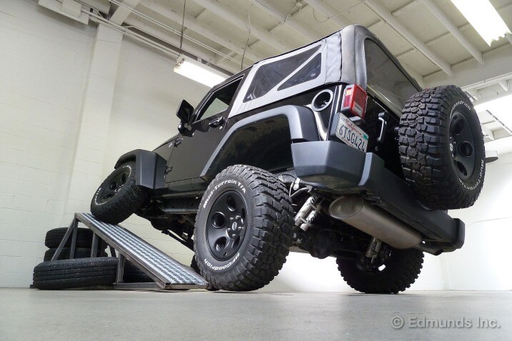 2012_jeep_wrangler_r34_lt_626134_717.jpg