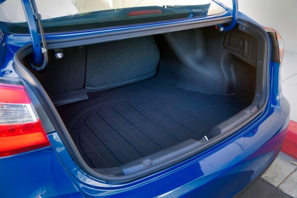 2015 Kia Forte Hatchback Pictures | Edmunds