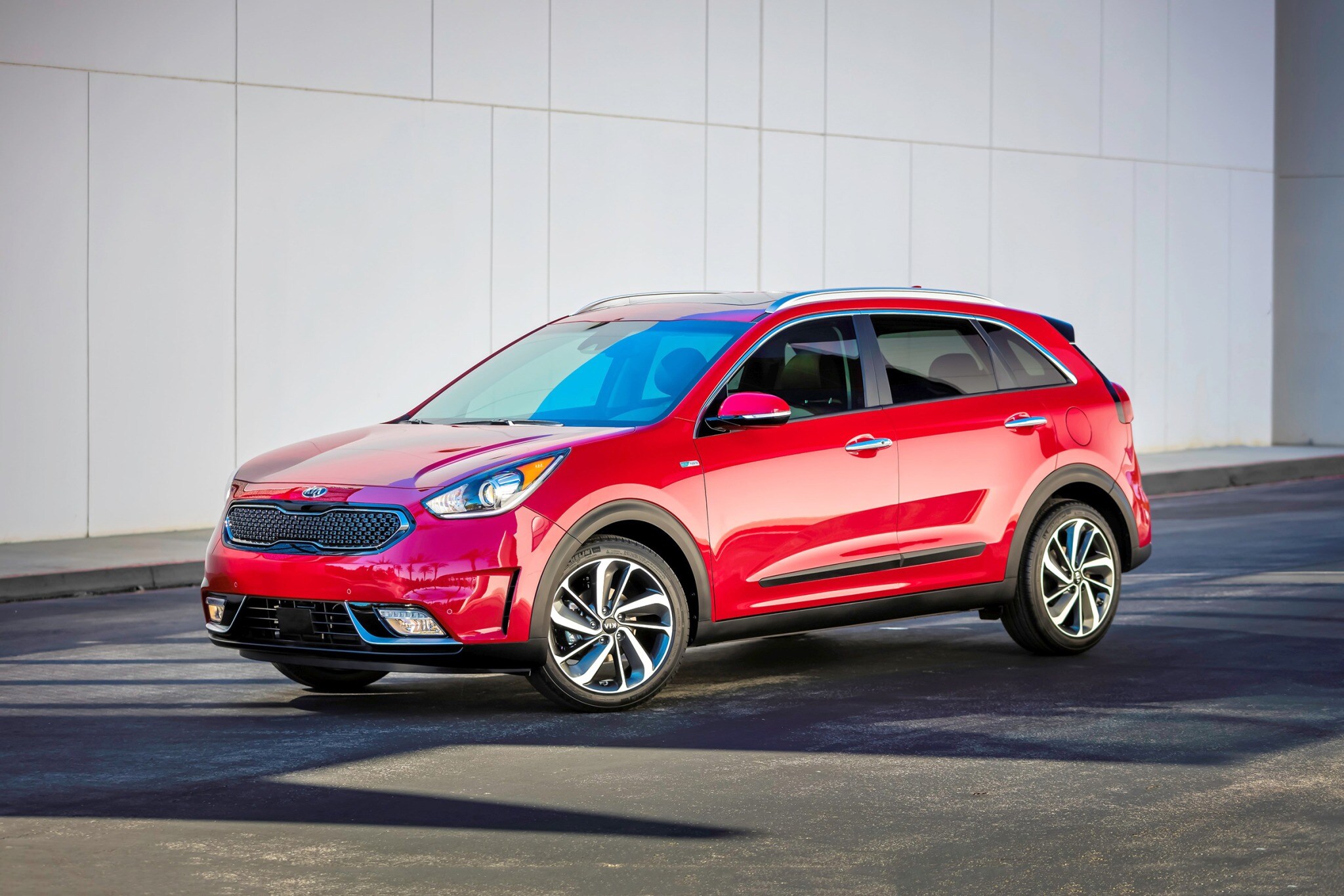 2017 kia niro 4dr suv touring fq oem 1 2048