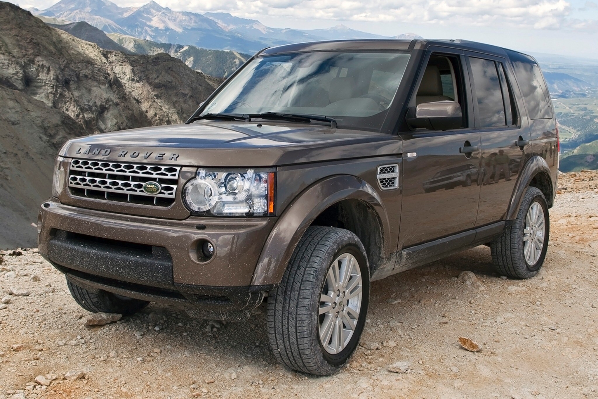 2013 land rover lr4 4dr suv base fq oem 5 2048