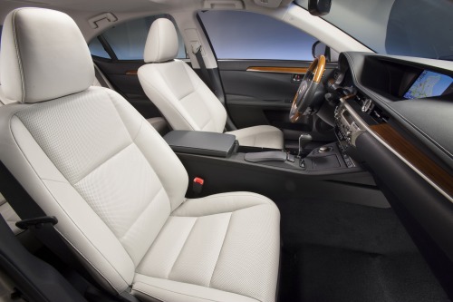 2013 Lexus ES 300h Sedan Interior