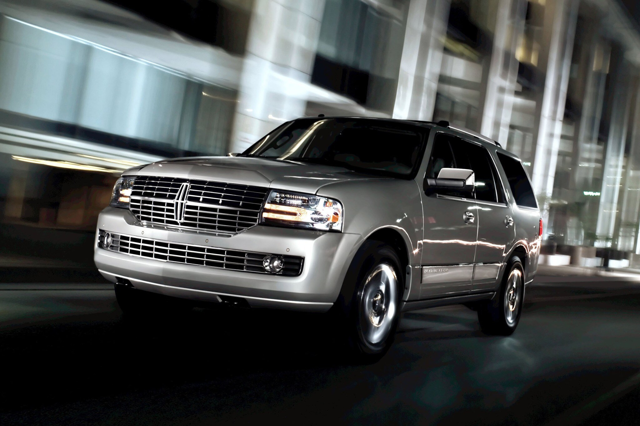 2013 lincoln navigator 4dr suv base fq oem 2 2048