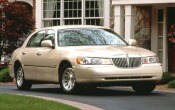 1998 Lincoln Town Car 4 Dr Executive Sedan