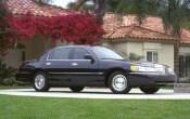 2000 Lincoln Town Car Executive 4dr Sedan