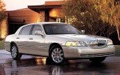2006 Lincoln Town Car Signature Limited 4dr Sedan