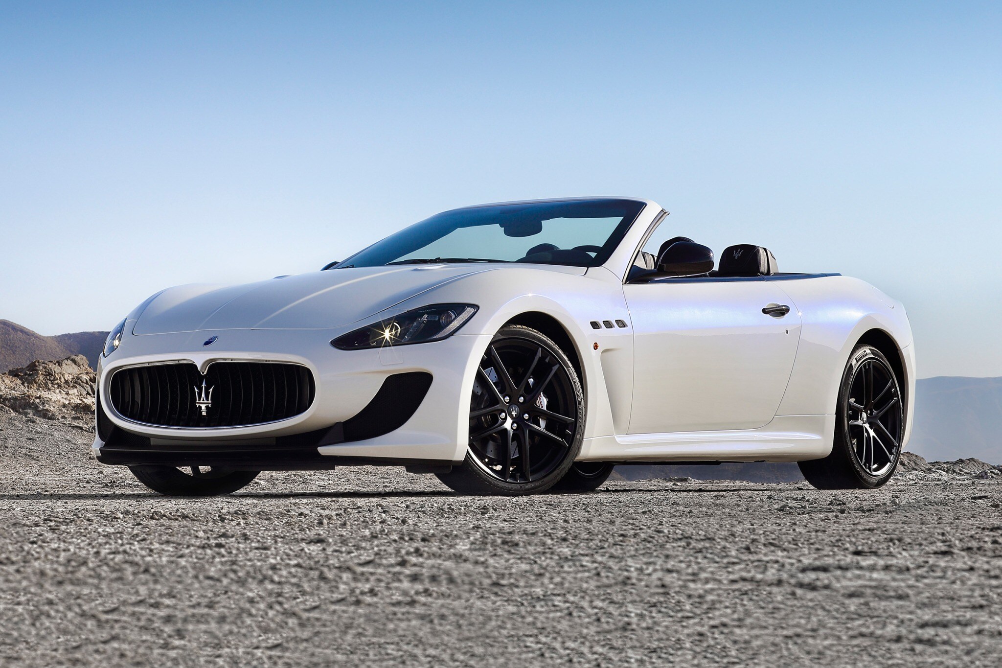 2017 maserati granturismo convertible convertible mc fq oem 1 2048