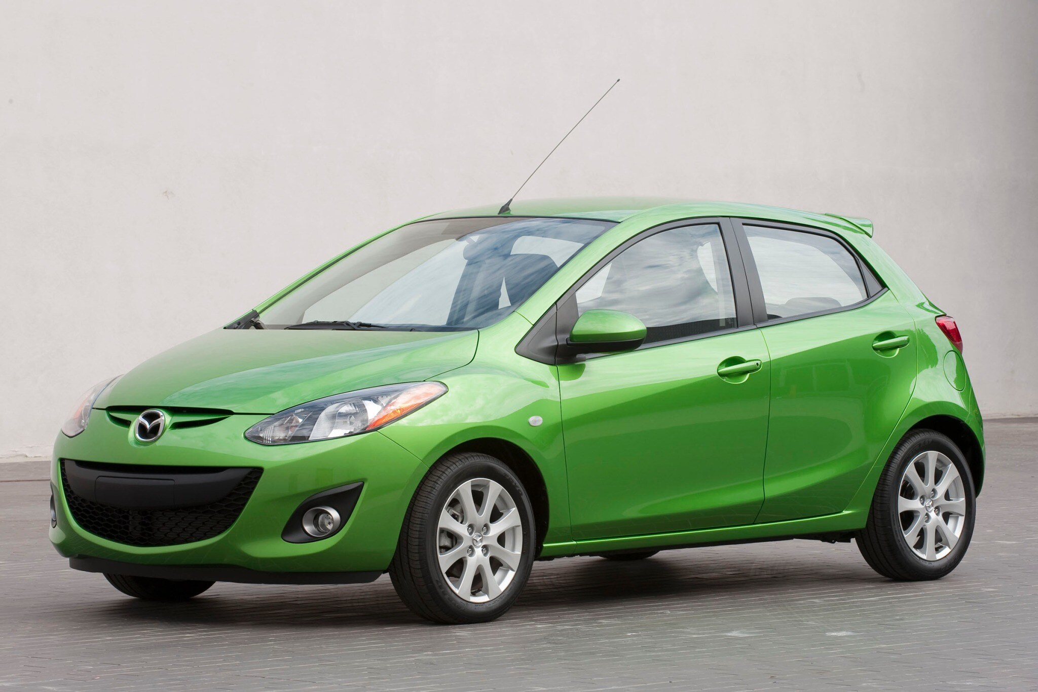 2011 mazda 2 4dr hatchback touring fq oem 1 2048