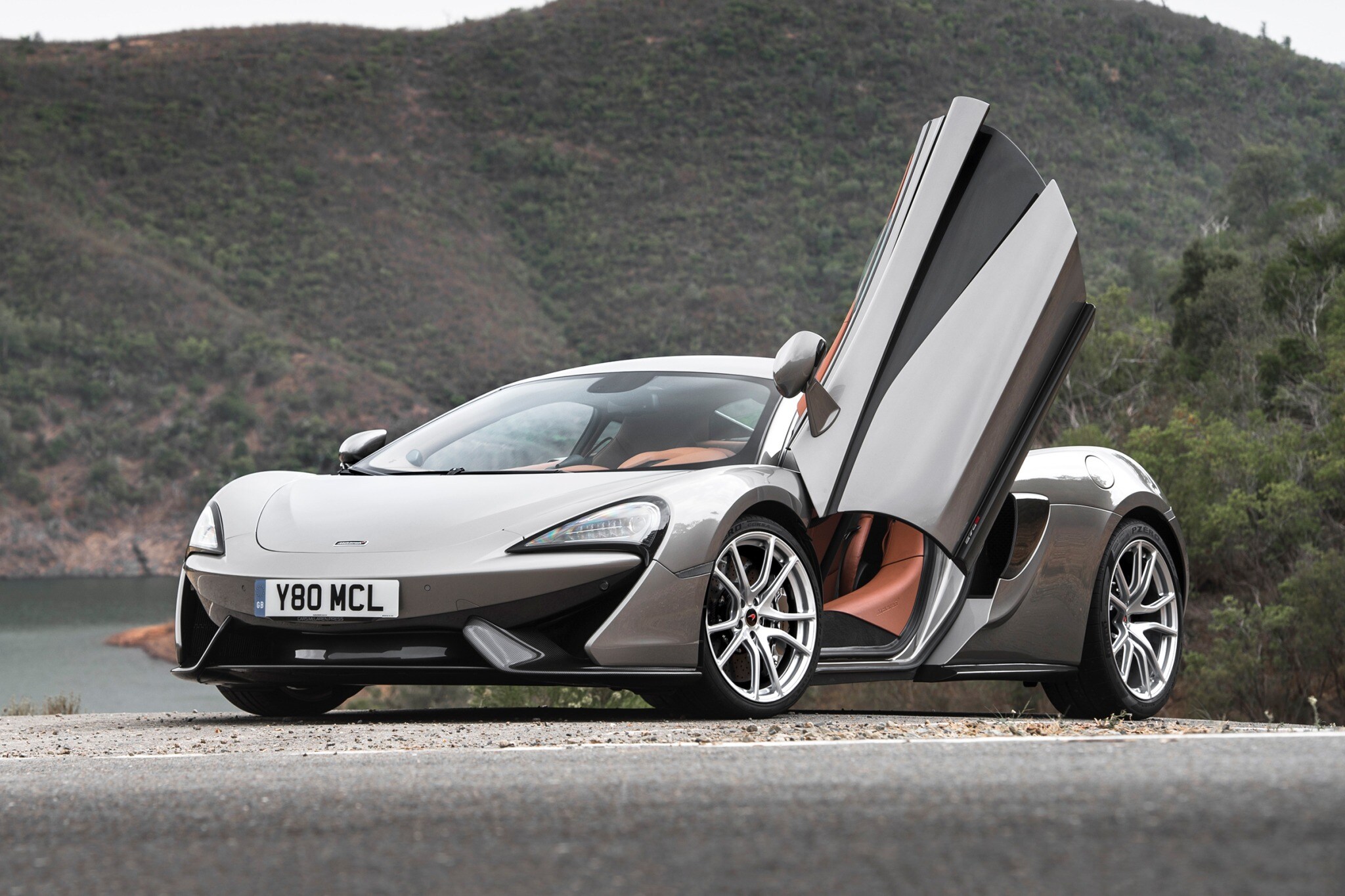2017 mclaren 570s coupe base fq oem 5 2048
