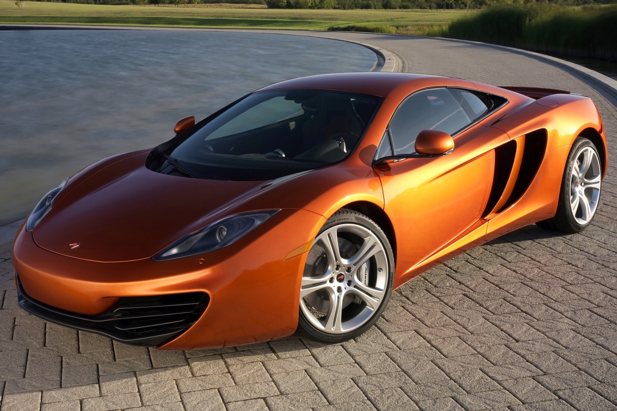 2013 mclaren mp4 12c coupe base fq oem 1 2048