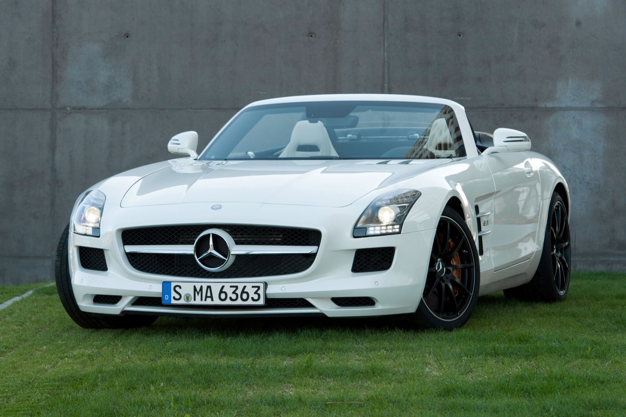 2012 mercedes benz sls amg convertible base fq oem 3 2048