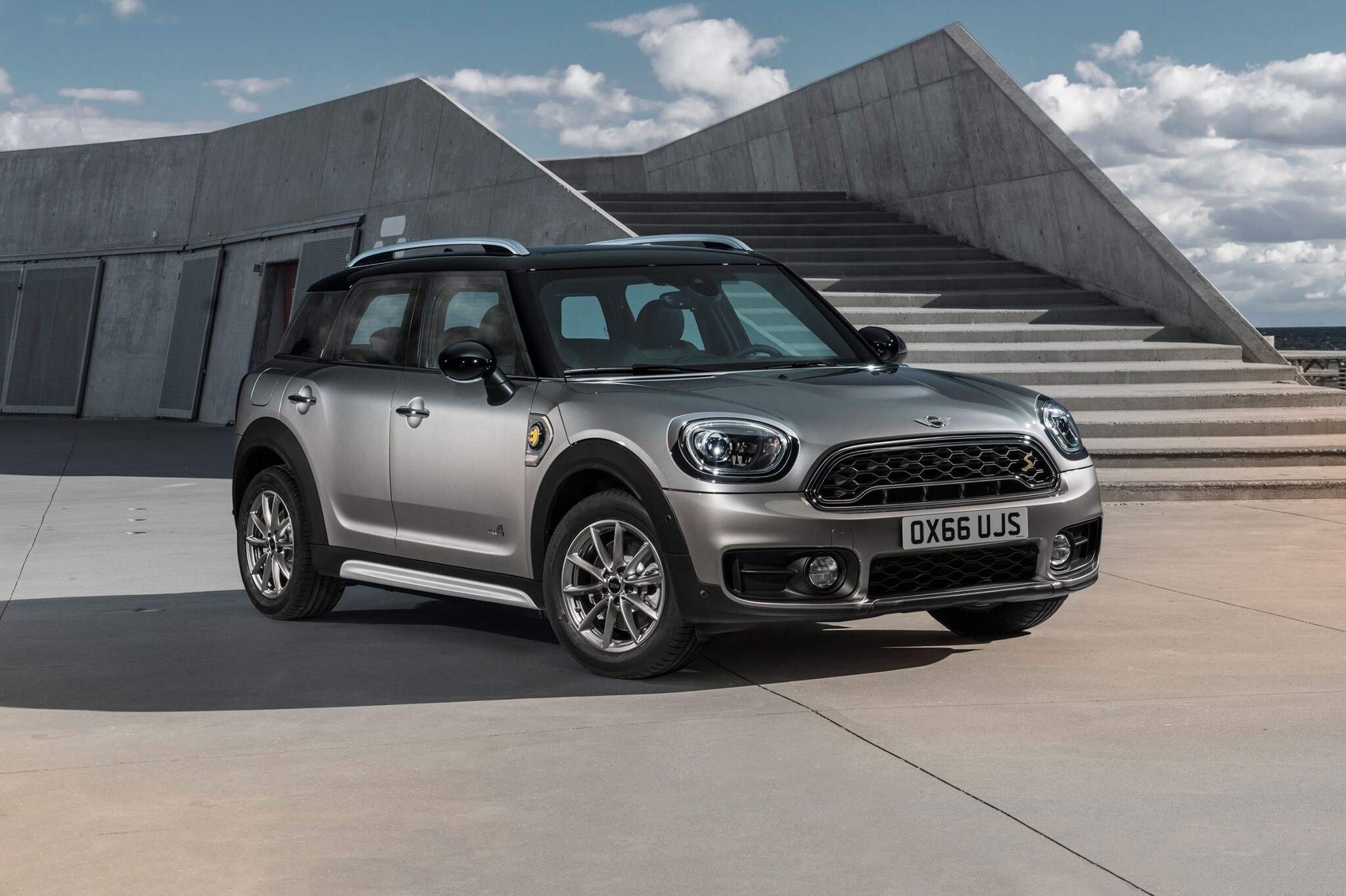 2018 mini countryman wagon cooper s e all4 fq oem 1 2048
