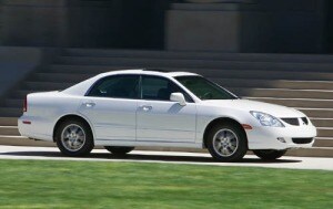 2004 Mitsubishi Diamante LS Action Shot