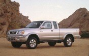 1999 Nissan Frontier 2 Dr SE 4WD Extended Cab SB
