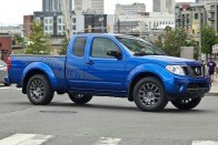 2013 Nissan Frontier SV Extended Cab Pickup Exterior