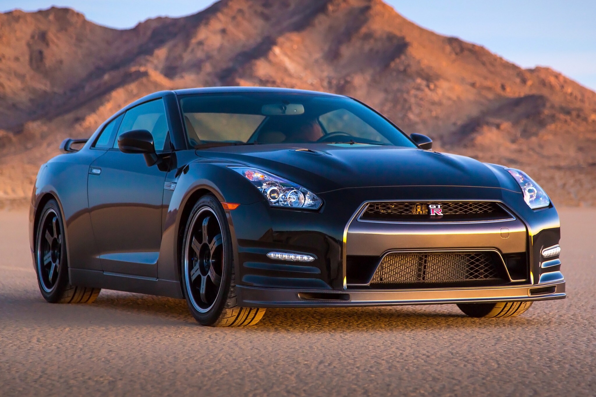 2014 nissan gt r coupe track edition fq oem 2 2048