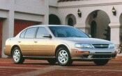 1998 Nissan Maxima 4 Dr GLE Sedan