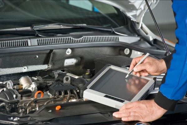 Mechanic's Tablet Computer Picture