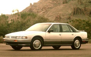 1990 Oldsmobile Cutlass Supreme 4 Dr SL Sedan