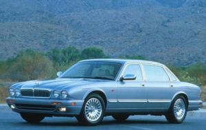 1996 Jaguar XJ-Series 4 Dr Vanden Plas Sedan