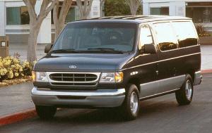 1998 Ford E-150 2 Dr XLT Club Wagon