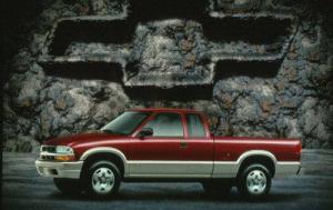 1999 Chevrolet S-10 2 Dr LS 4WD Extended Cab SB