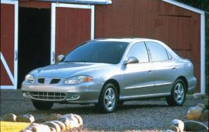 1999 Hyundai Elantra 4 Dr GLS Sedan