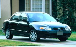 2000 Hyundai Elantra 4 Dr GLS Sedan