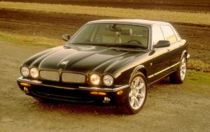 2000 Jaguar XJ Series XJR 4dr Sedan