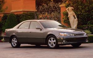 2000 Lexus ES 300 4dr Sedan