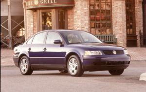 2000 Volkswagen Passat 4 Dr GLX 4WD Sedan