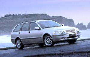 2001 Volvo V40 4dr Wagon 