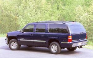 2003 GMC Yukon XL 2500 SLT 4WD 4dr SUV Shown