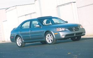 2002 Nissan Maxima SE 4dr Sedan Shown