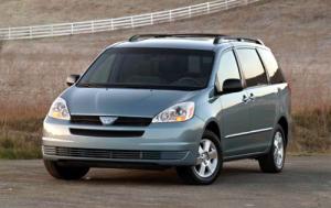 2004 Toyota Sienna LE 8 Passenger Fwd 4dr Minivan