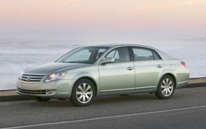 2005 Toyota Avalon XLS 4dr Sedan