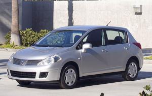 2007 Nissan Versa 1.8 SL Hatchback Shown